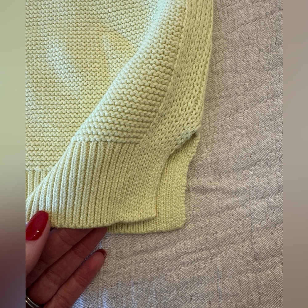 Banana Republic Light Yellow Knit Sleeveless Sweater Vest, Medium - Picture 4 of 9